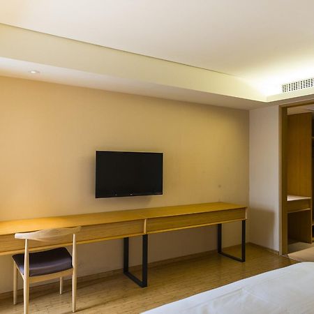 Ji Hotel Shanghai Guangda Liuzhou Road Exterior photo