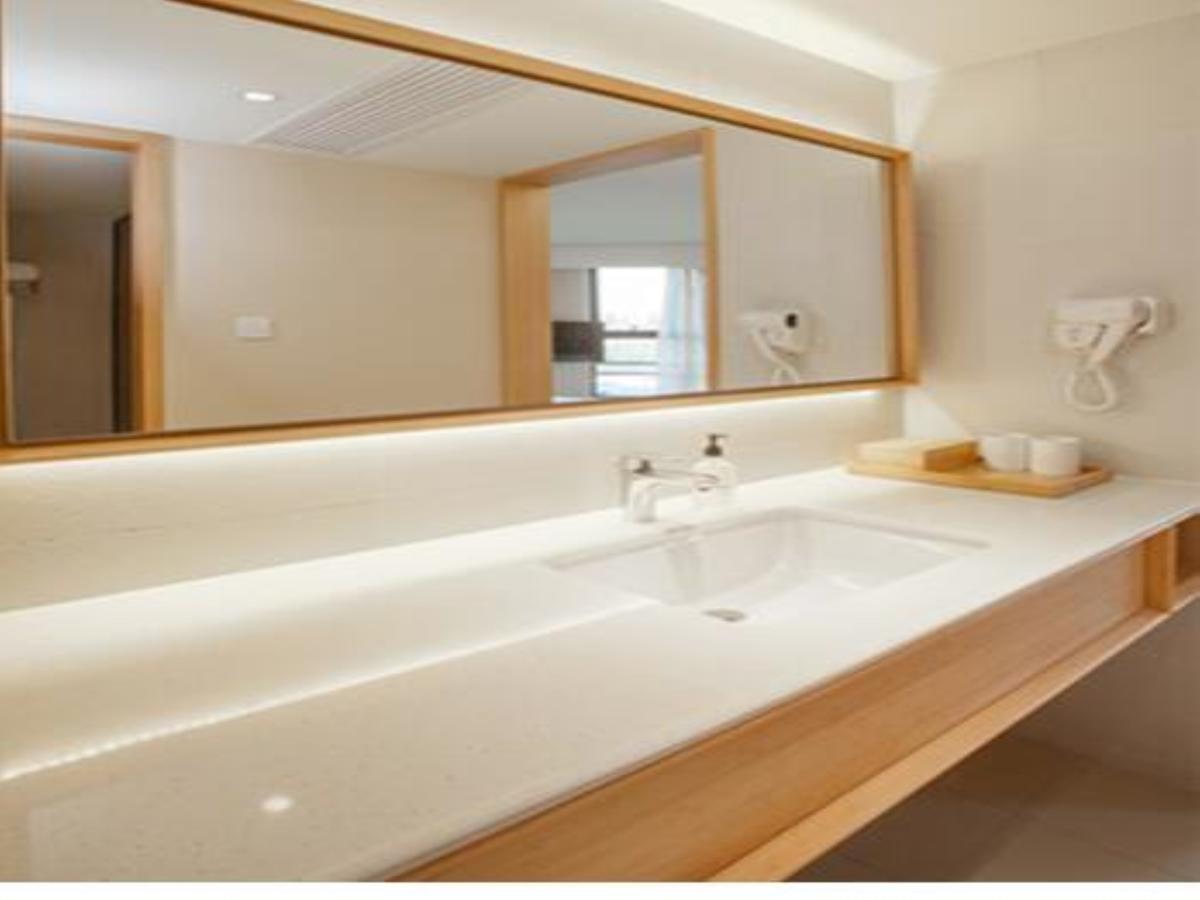 Ji Hotel Shanghai Guangda Liuzhou Road Exterior photo