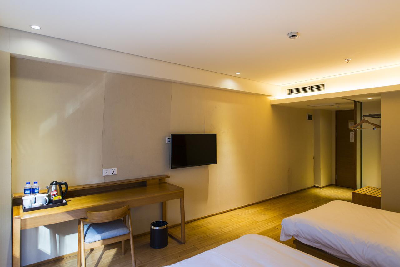 Ji Hotel Shanghai Guangda Liuzhou Road Exterior photo
